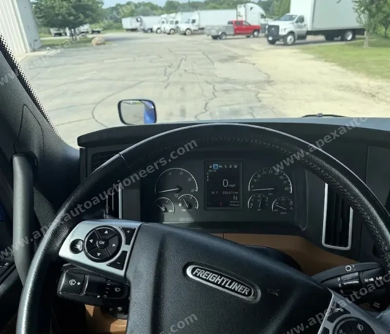 2022 Freightliner Cascadia 126 photo 17