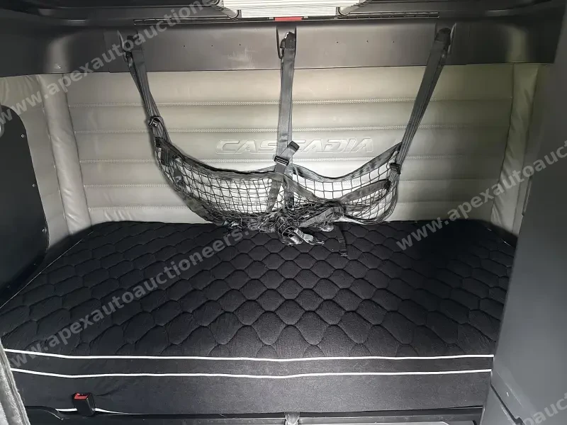 2022 Freightliner Cascadia 126 - Sleeper photo 12