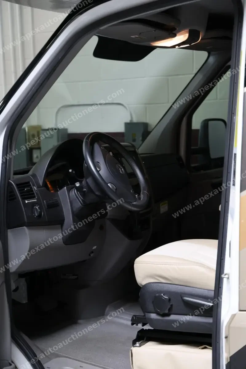 2019 Entegra Qwest 24L photo 51