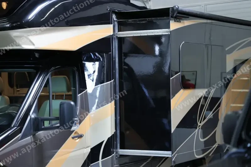 2019 Entegra Qwest 24L photo 31