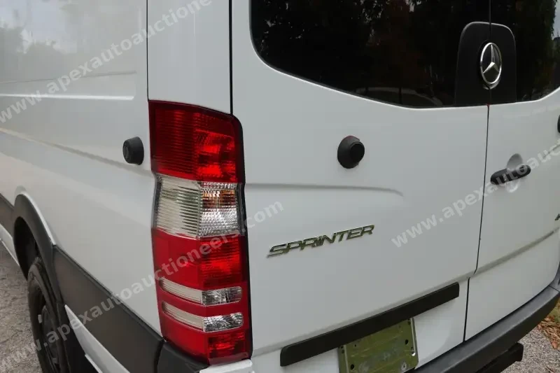 2015 Freightliner Sprinter 2500 4x4 photo 23