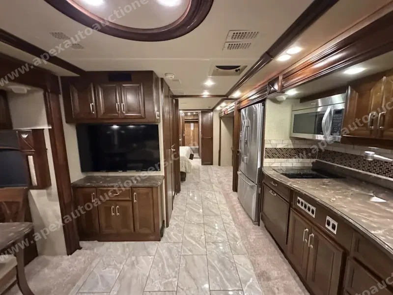 2015 American Revolution LE 42T Motorcoach photo 158