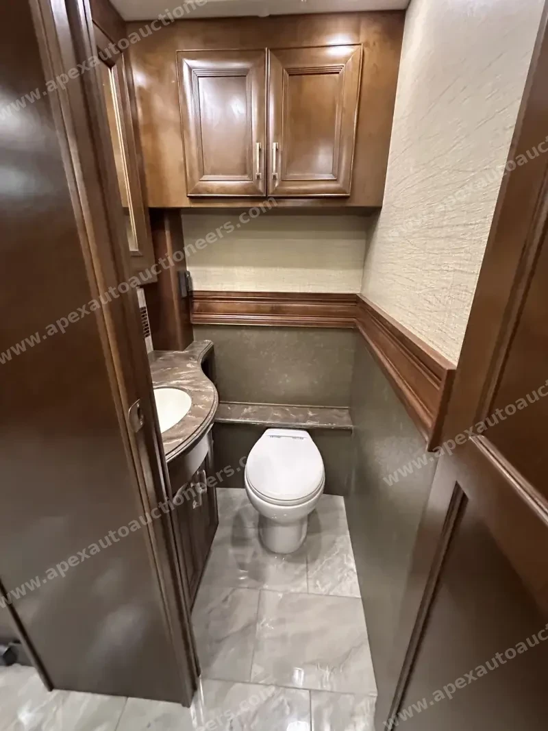 2015 American Revolution LE 42T Motorcoach photo 160