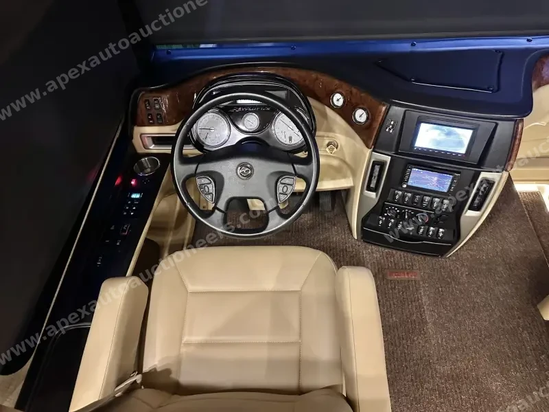 2015 American Revolution LE 42T Motorcoach photo 108