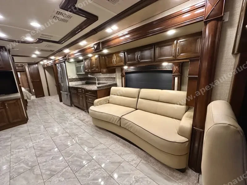 2015 American Revolution LE 42T Motorcoach photo 129