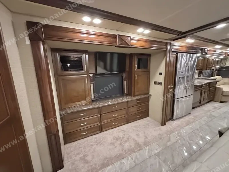 2015 American Revolution LE 42T Motorcoach photo 169