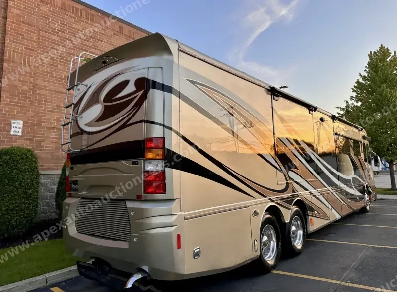 2015 American Revolution LE 42T Motorcoach photo 11
