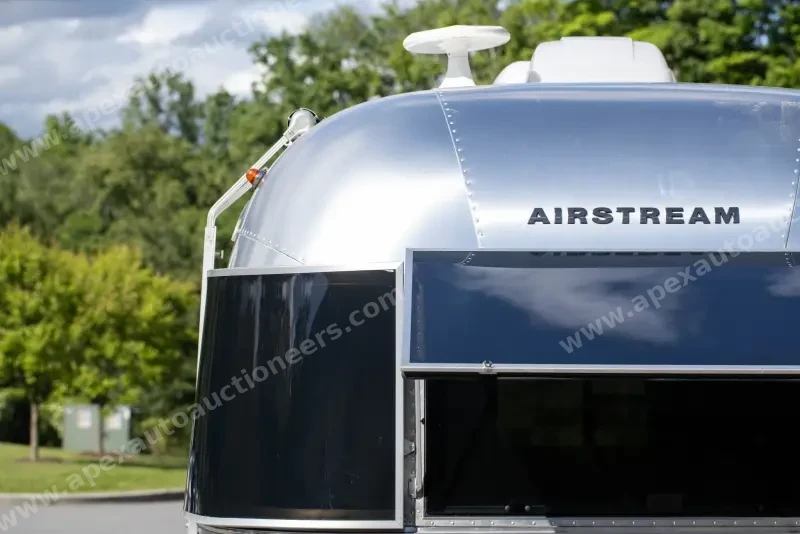 2021 Airstream Bambi 16′ Travel Trailer photo 8