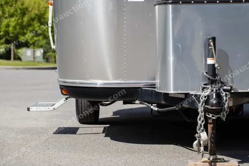 2021 Airstream Bambi 16′ Travel Trailer photo 12