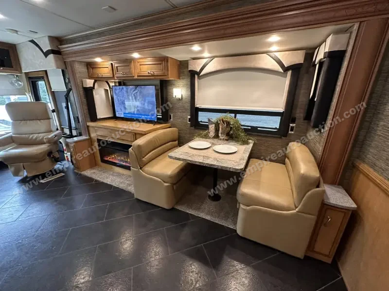 2015 Newmar Ventana 3807 photo 33