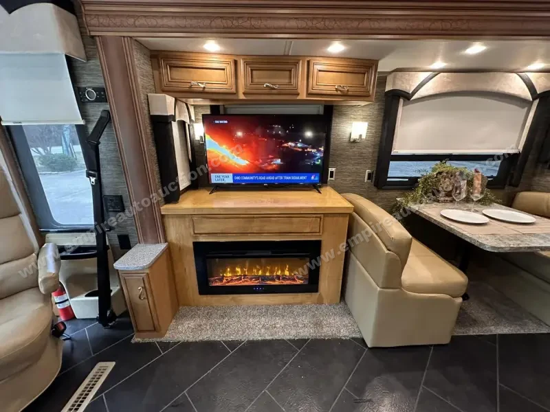 2015 Newmar Ventana 3807 photo 34