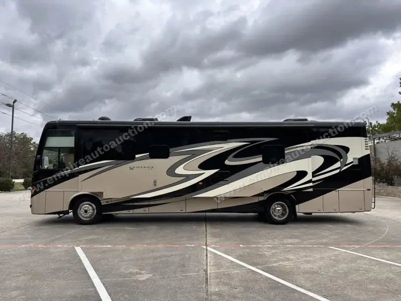 2015 Newmar Ventana 3807 photo 6