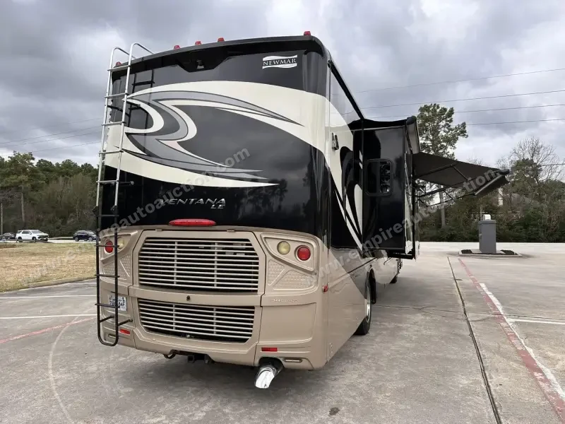 2015 Newmar Ventana 3807 photo 9