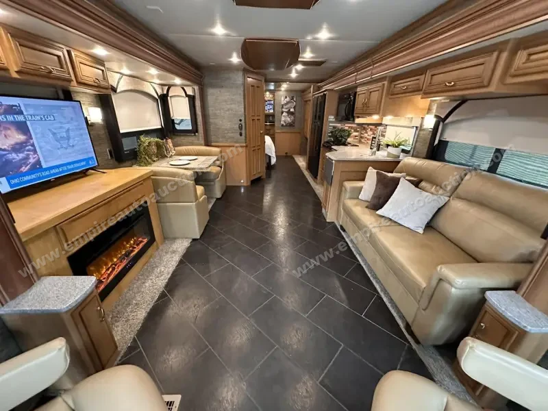 2015 Newmar Ventana 3807 photo 3