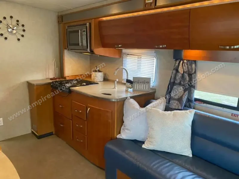 2009 Fleetwood Pulse 24a photo 18