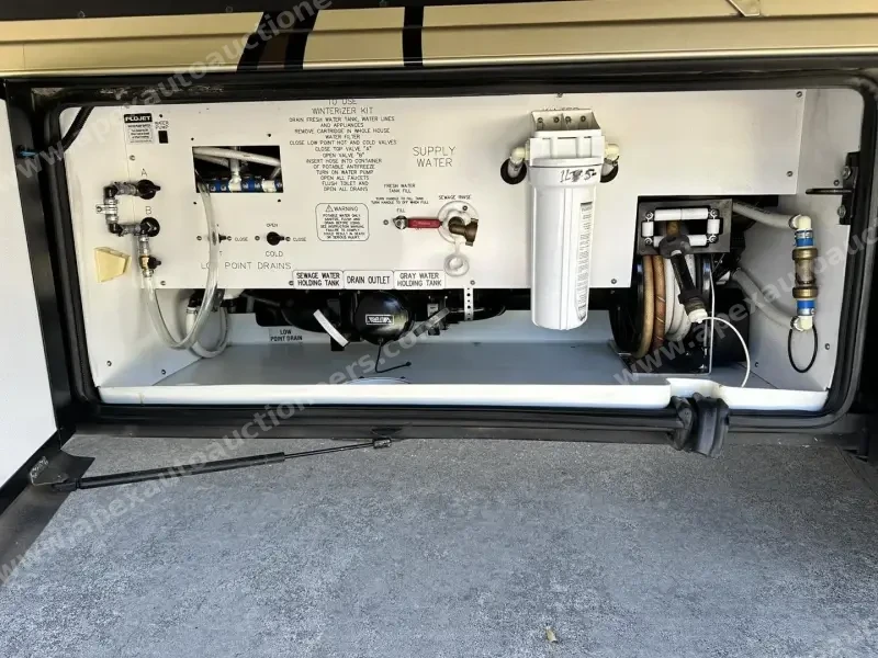 2015 Newmar Ventana 4037 photo 14