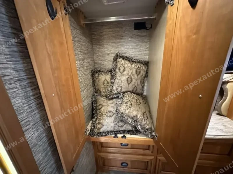 2016 Newmar Dutchstar 4018 photo 65