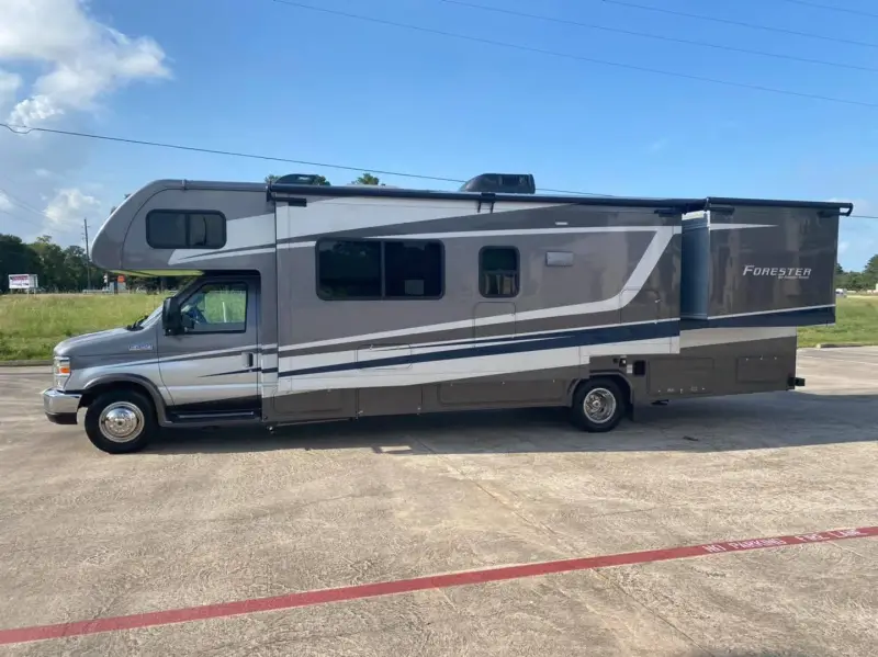 2019 Forest River Forester 3041 photo 3