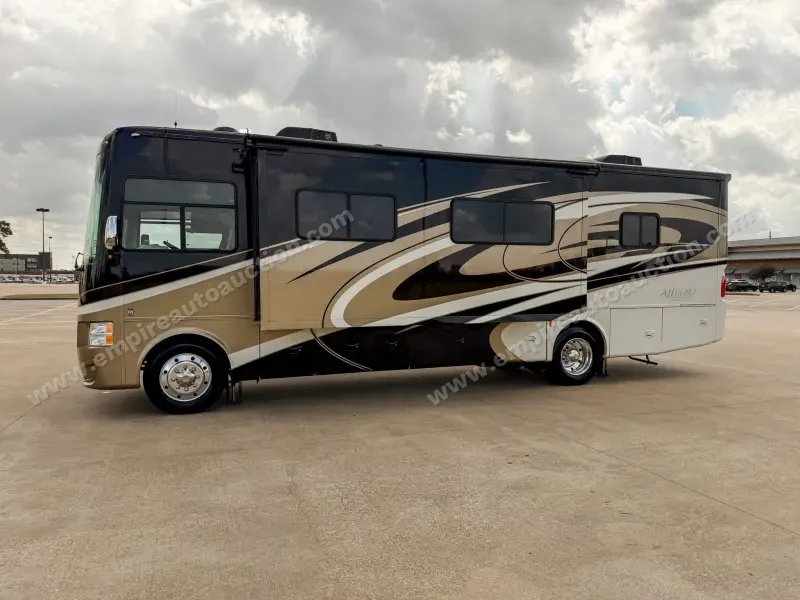 2015 Tiffin Allegro Bay 32 photo 5