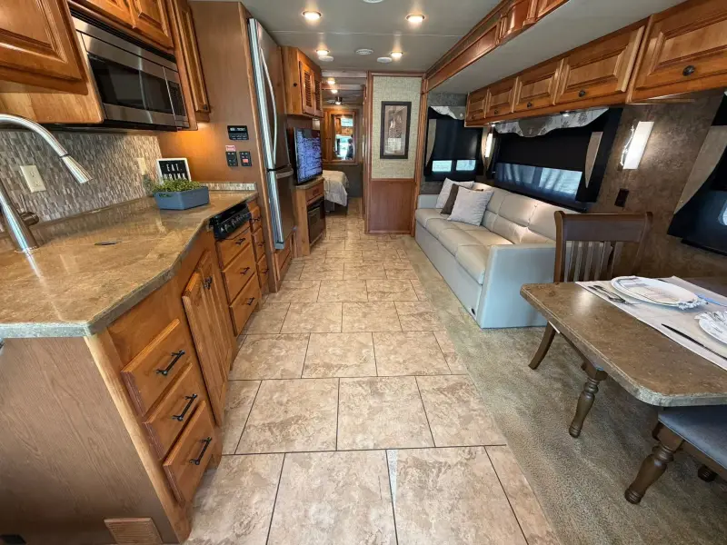 2015 Tiffin Allegro Bay 32 photo 3