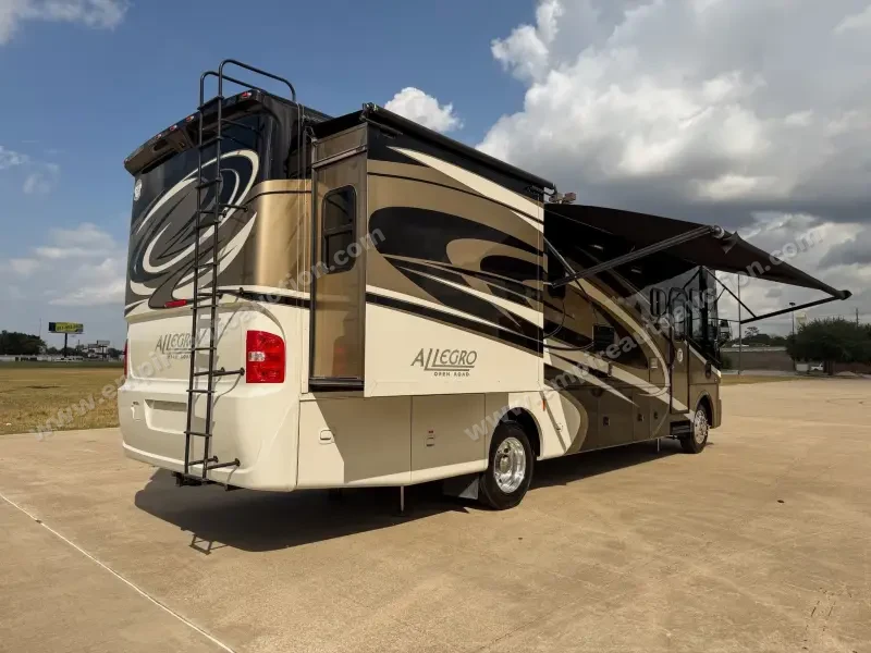 2015 Tiffin Allegro Bay 32 photo 7