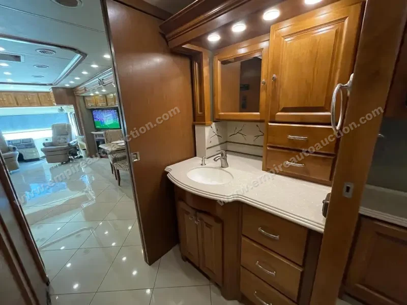 2013 Tiffin Phaeton 36GH photo 12