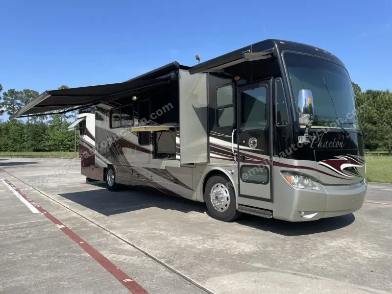 2013 Tiffin Phaeton 36GH photo 1