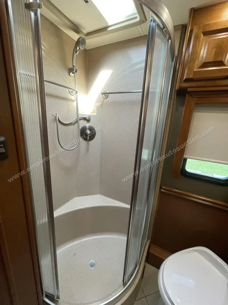 2013 Tiffin Phaeton 36GH photo 65