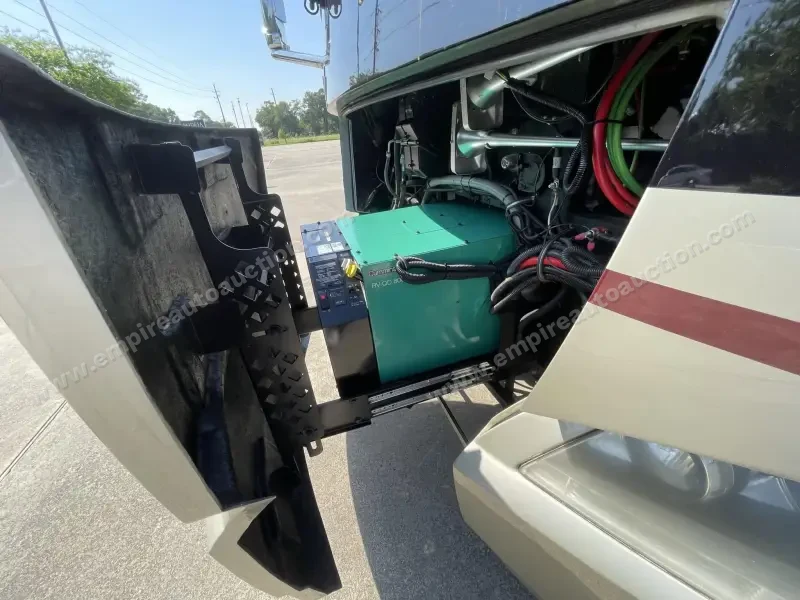 2013 Tiffin Phaeton 36GH photo 41