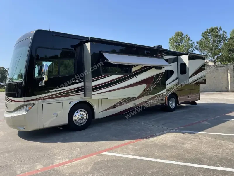 2013 Tiffin Phaeton 36GH photo 3