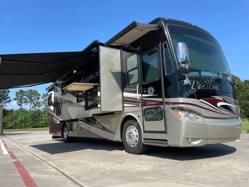 2013 Tiffin Phaeton 36GH photo 9