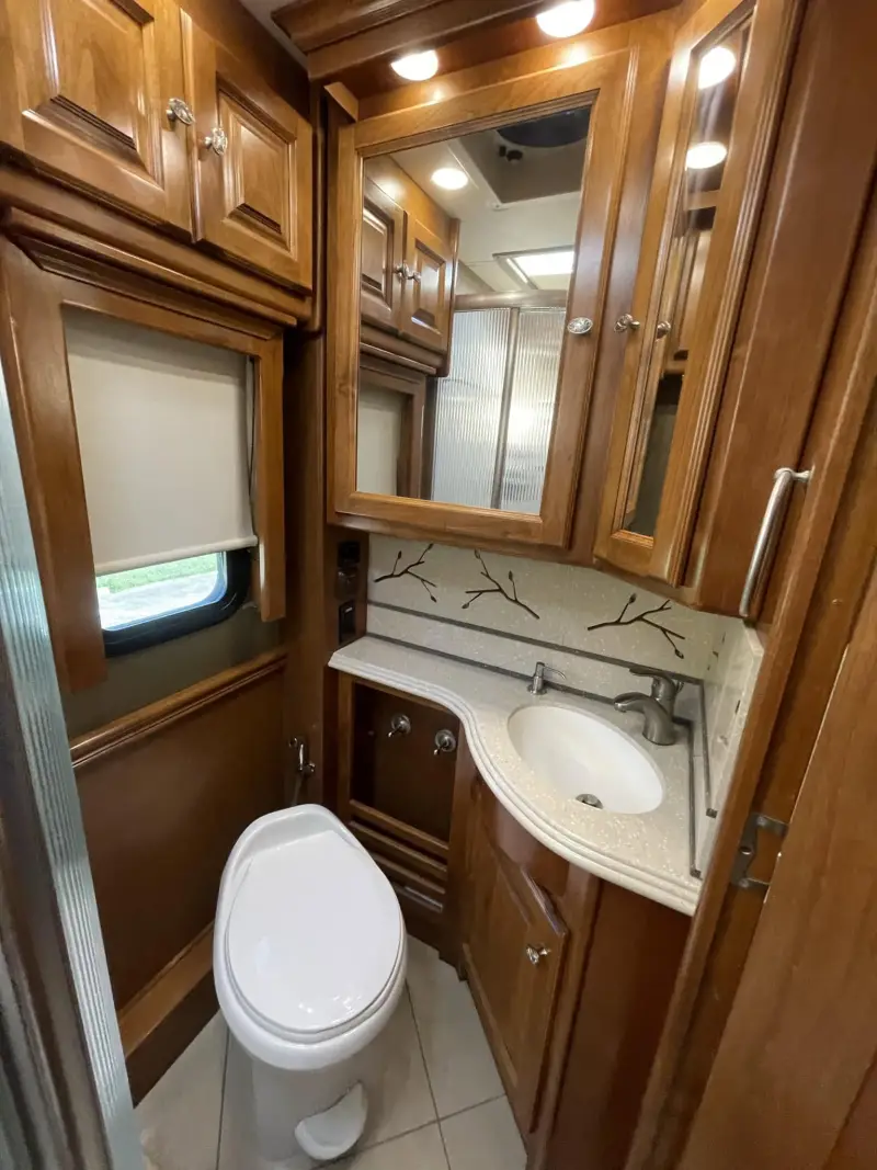 2013 Tiffin Phaeton 36GH photo 64