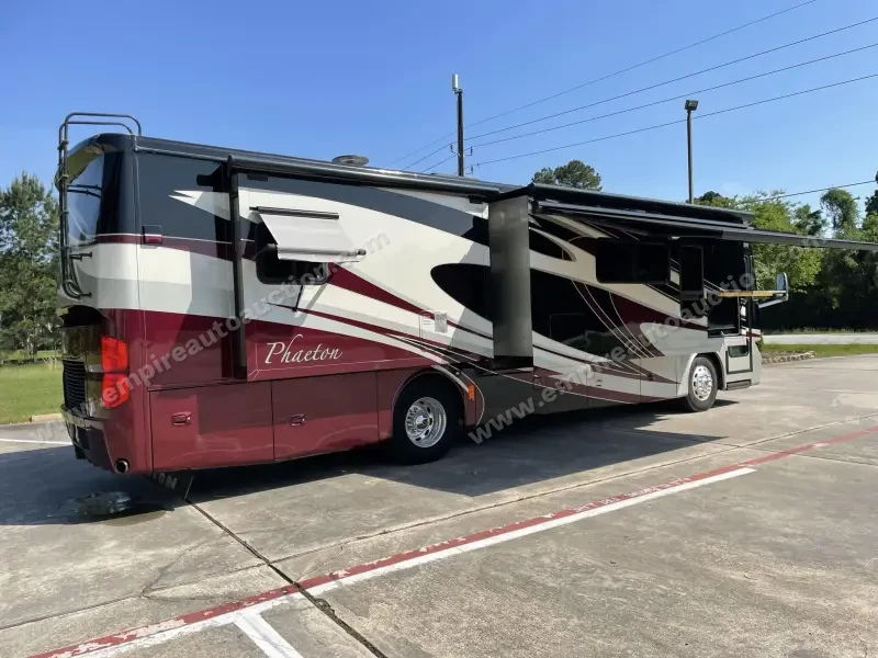 2013 Tiffin Phaeton 36GH photo 26