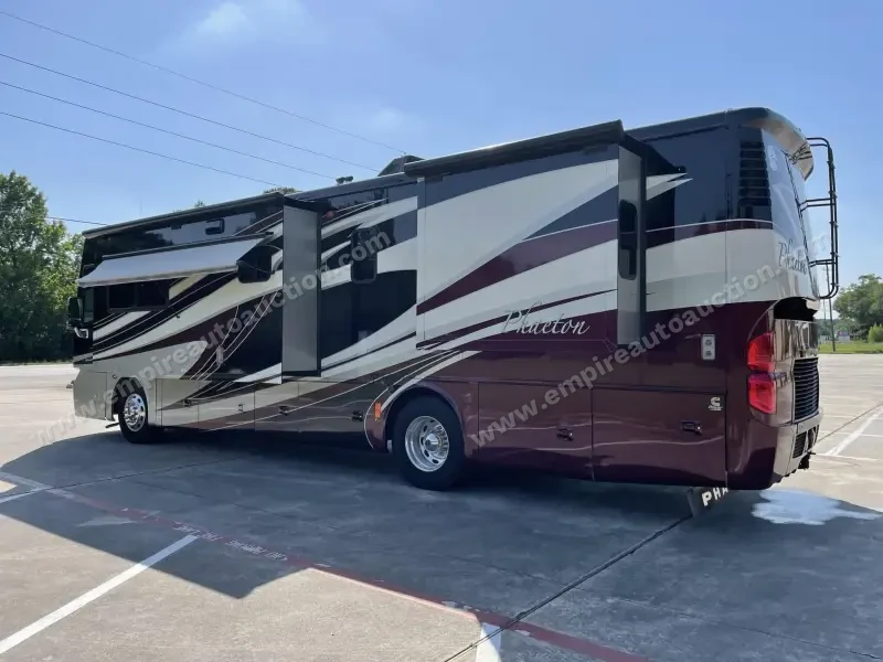 2013 Tiffin Phaeton 36GH photo 23