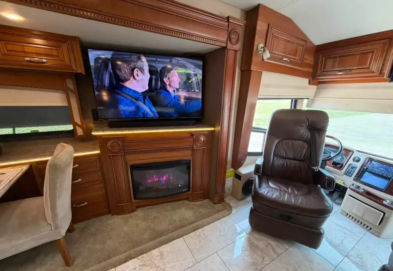 2017 Entegra Anthem 44B photo 16