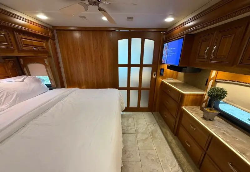 2017 Entegra Anthem 44B photo 37