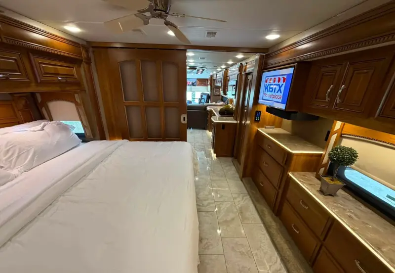 2017 Entegra Anthem 44B photo 35