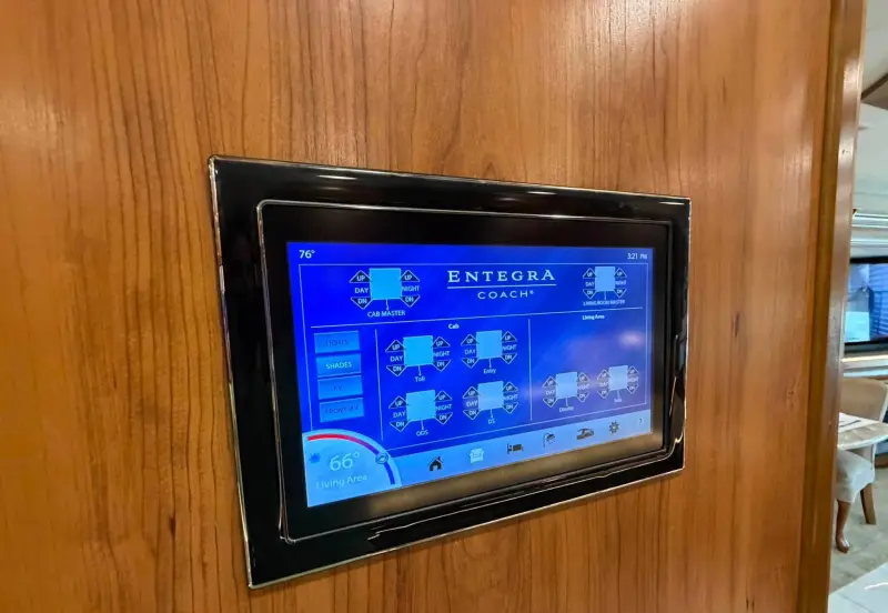 2017 Entegra Anthem 44B photo 28