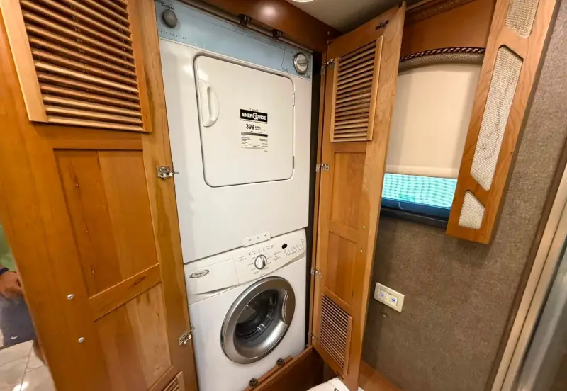 2017 Entegra Anthem 44B photo 43