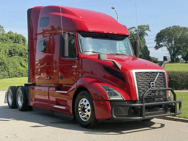 2022 Volvo VNL 760 photo 2