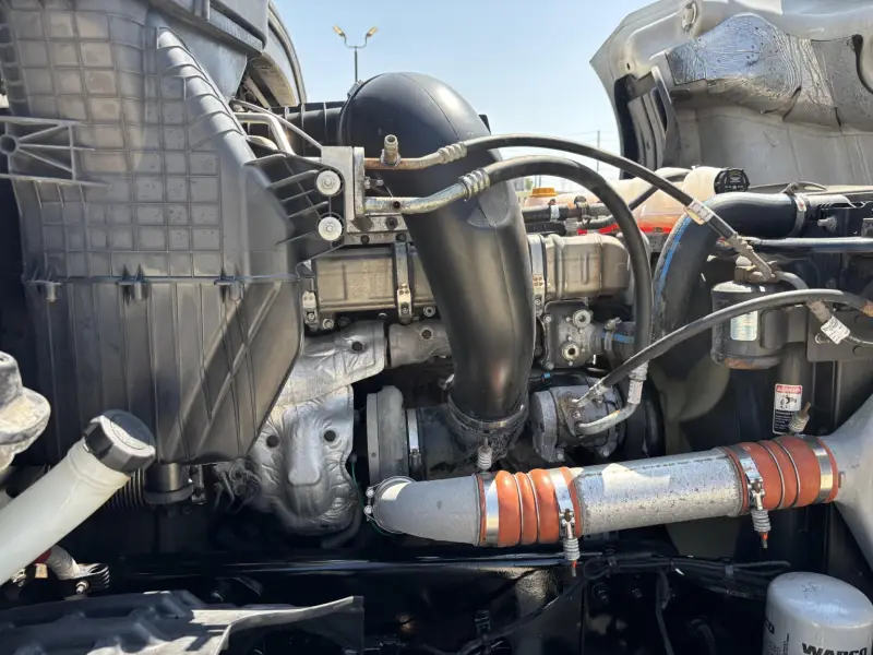 2021 Freightliner CASCADIA 126  - 455 HP photo 9