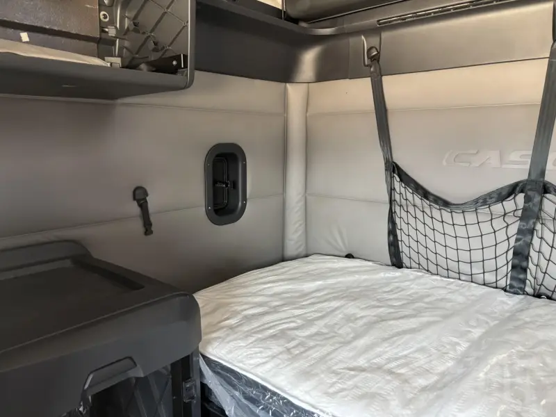 2021 Freightliner CASCADIA 126  - 455 HP photo 16