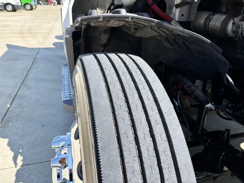 2021 Freightliner CASCADIA 126  - 455 HP photo 20
