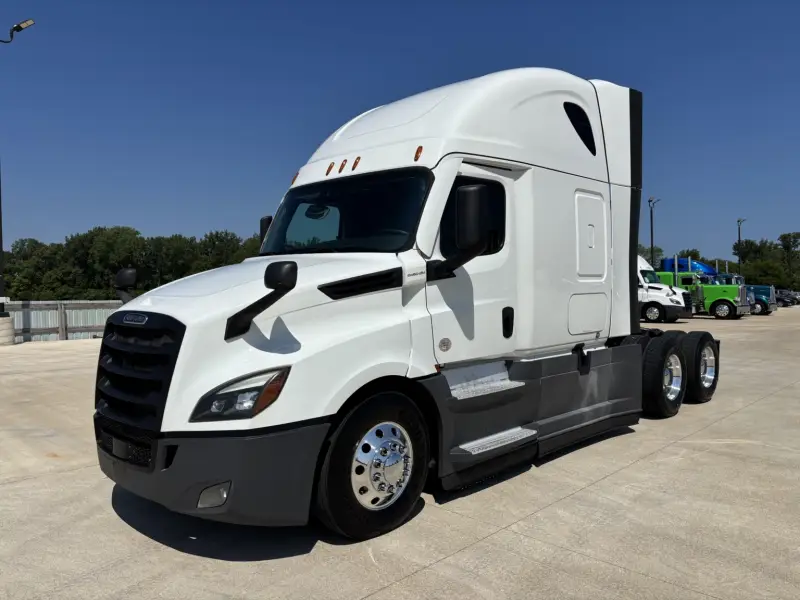 2021 Freightliner CASCADIA 126  - 455 HP photo 1