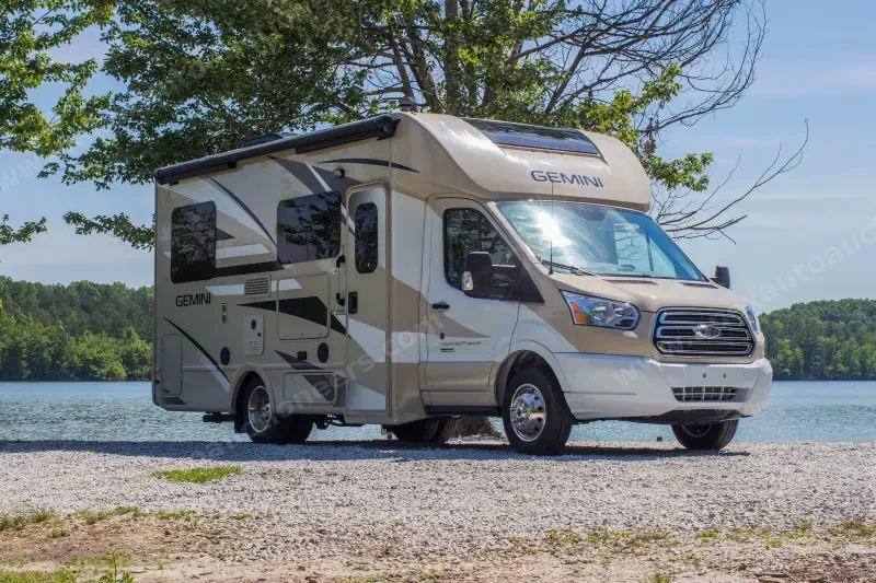 2018 Gemini 23TR by Thor Motor Coach photo 1