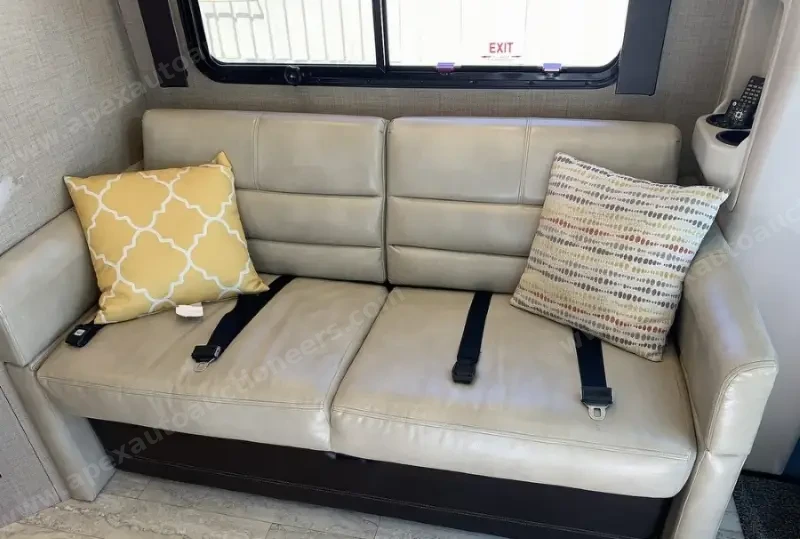 2018 Gemini 23TR by Thor Motor Coach photo 25