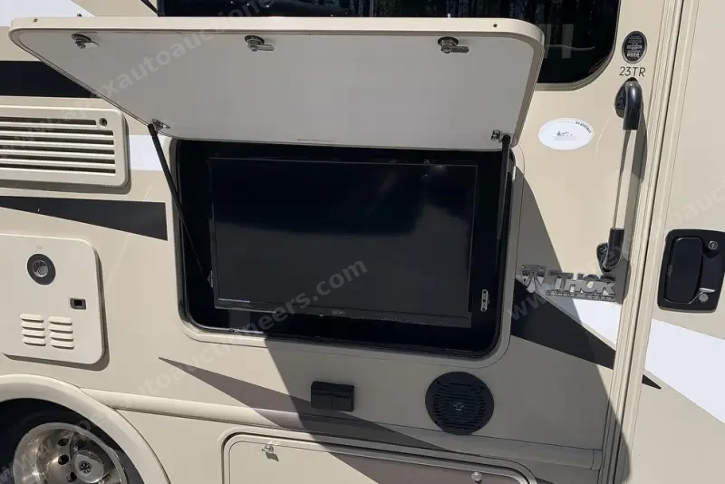 2018 Gemini 23TR by Thor Motor Coach photo 11