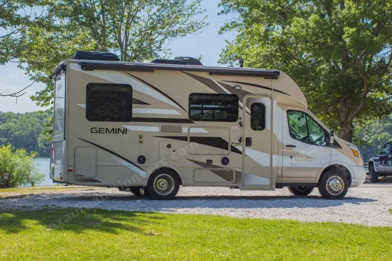 2018 Gemini 23TR by Thor Motor Coach photo 5