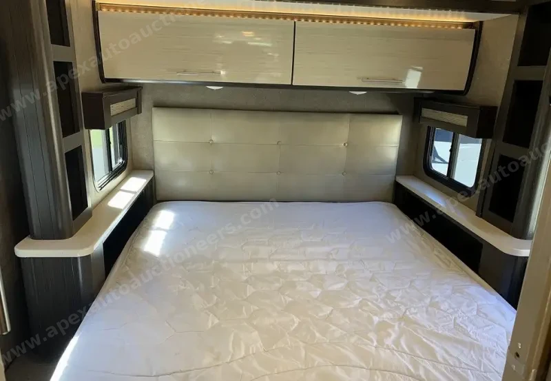 2018 Gemini 23TR by Thor Motor Coach photo 16