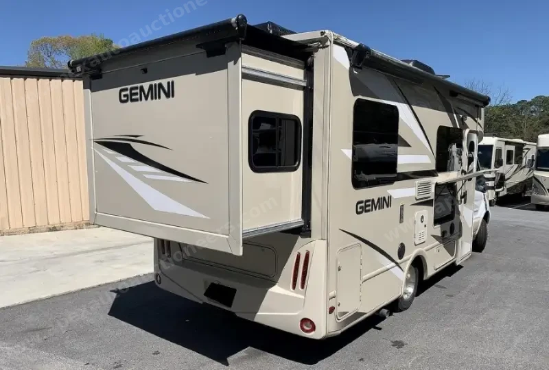 2018 Gemini 23TR by Thor Motor Coach photo 30